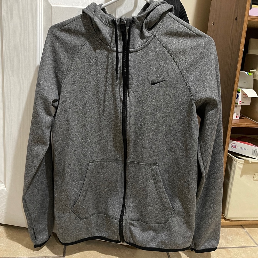 women’s nike thermafit hoodie/jacket